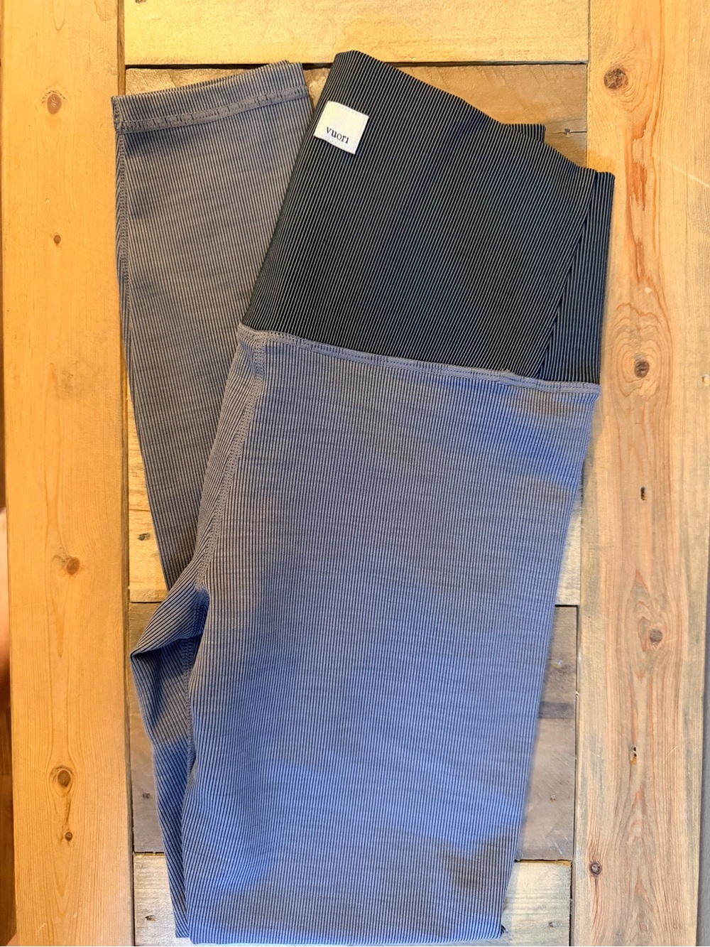 Vuori Two-Tone Gray and Black Ribbed Leggings